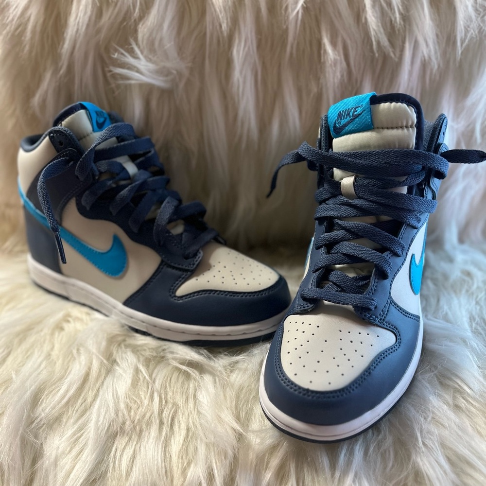 Nike Dunks - Picture 5 of 7